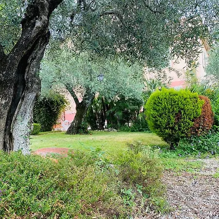 Cali-formia Nocleg ze śniadaniem Formia