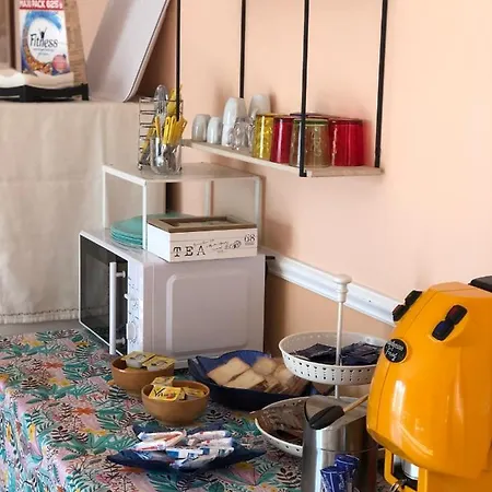 Cali-formia Nocleg ze śniadaniem *